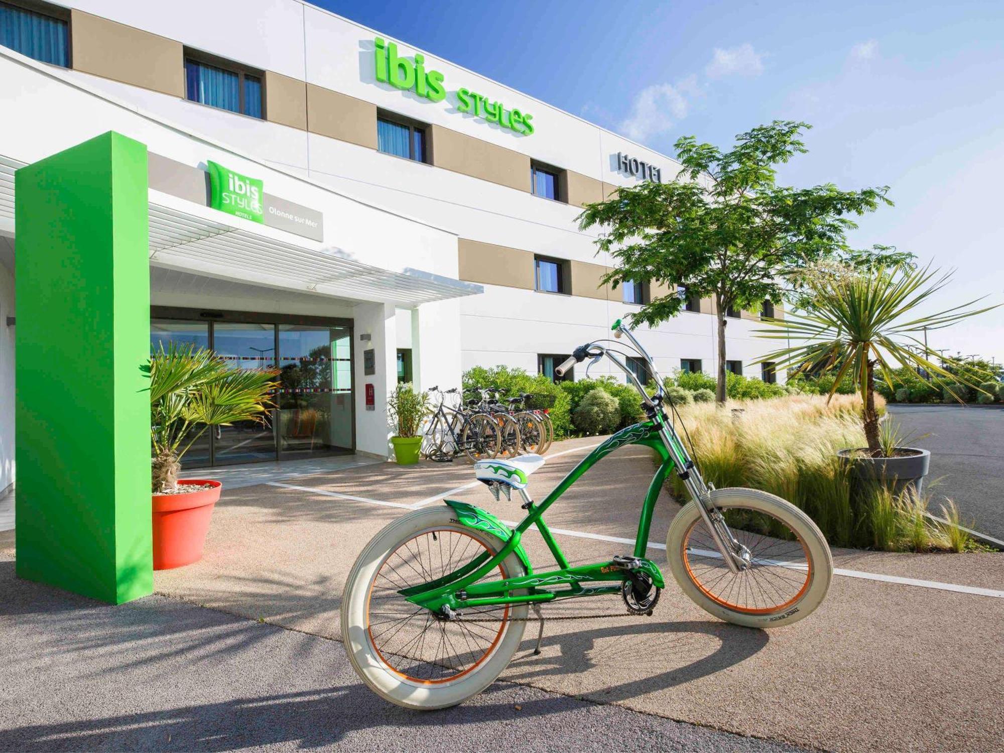 Hotel Ibis Styles Les Sables Olonne Esterno foto